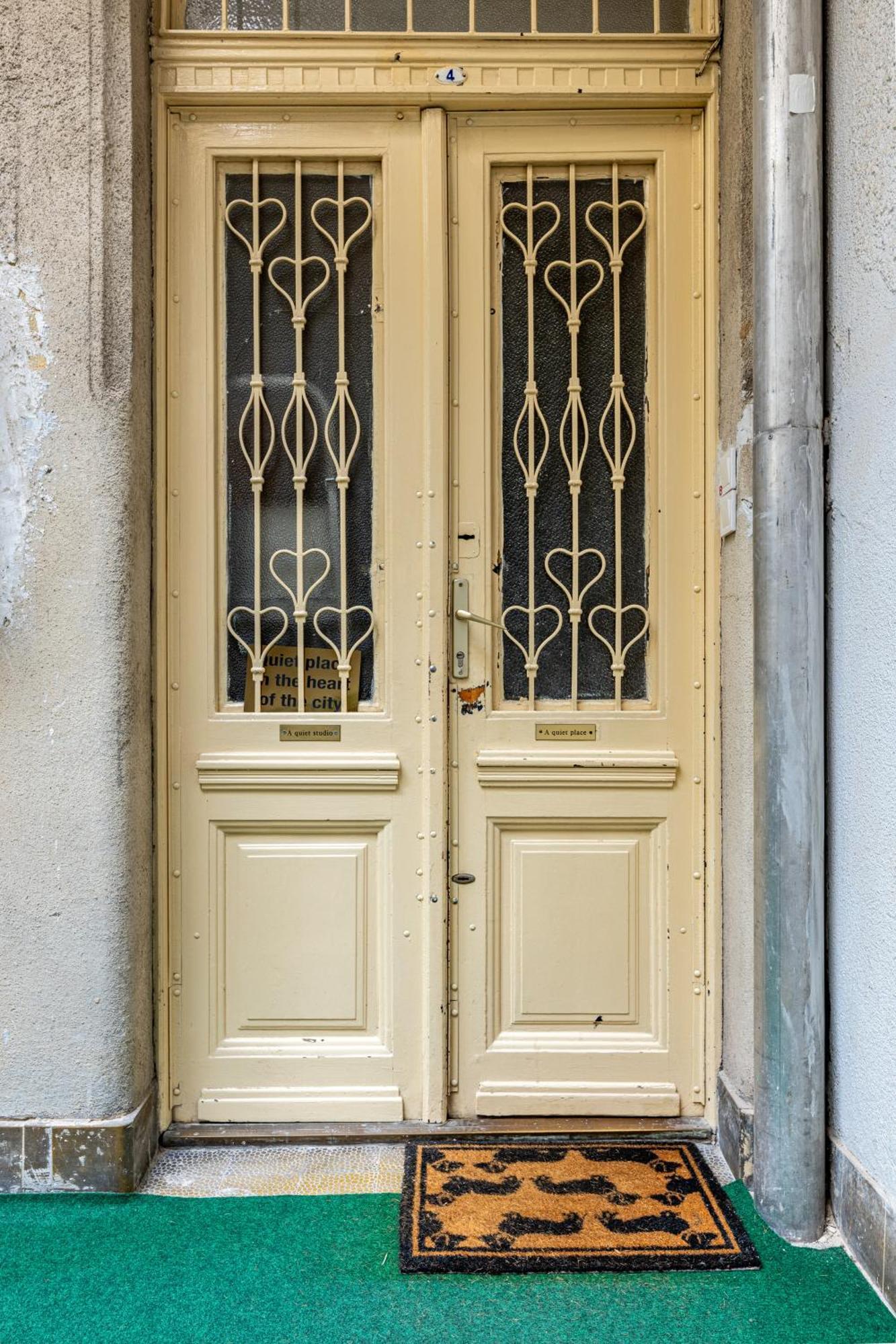 A Quiet Studio In The Heart Of The City Budapest Exterior photo